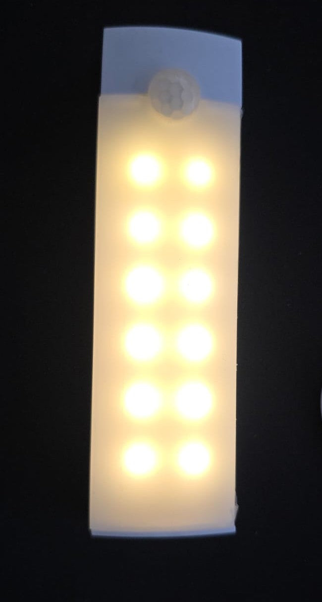 Barra de luz para gabinetes con sensor de movimiento.