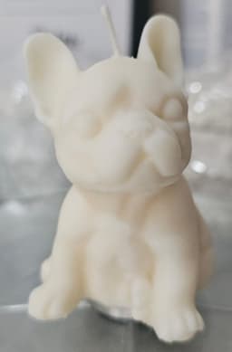 2 velas decorativas de Bulldog – ternura y diseño en una vela. 3